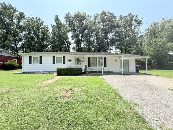 81 Dallas Drive , Harrisburg, IL 62946