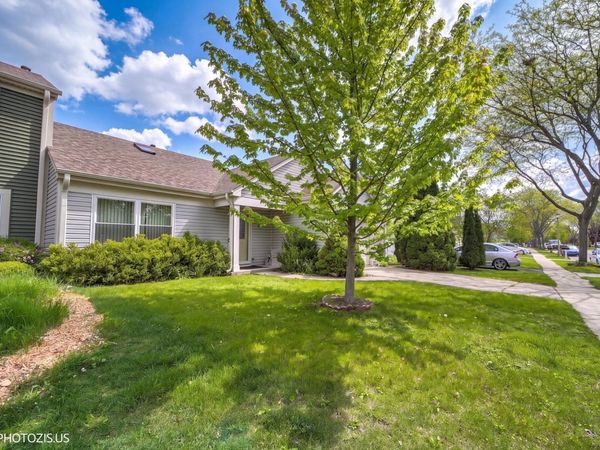74 Bedford Road , Mundelein, IL 60060