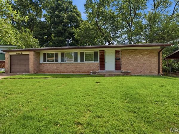 1610 Gallant Fox Drive , Florissant, MO 63033
