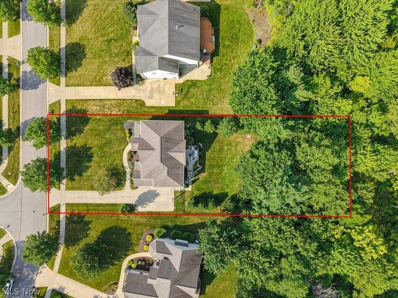 1049 Whispering Woods Drive, Macedonia, OH 44056 Photo 7