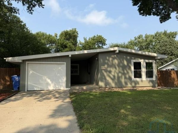 316 Prentis Ave., Vermillion, SD 57069