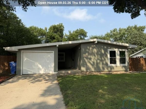 316 Prentis Ave., Vermillion, SD 57069