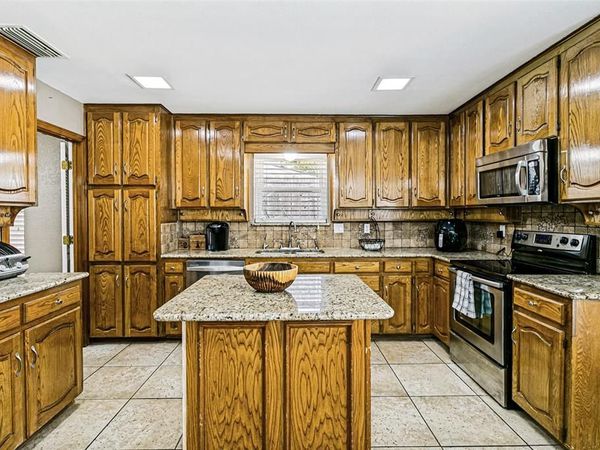 4801 Gaylewood Court, Arlington, TX 76017