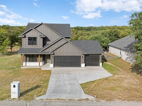 121 Jim Walter Drive, Runaway Bay, TX 76426