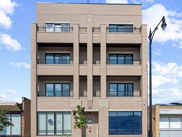 5340 N Lincoln Avenue, Unit 401, Chicago, IL 60625