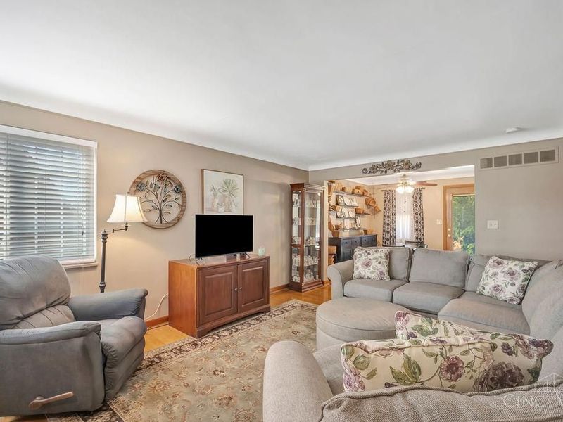 1737 Admiral Court, Cincinnati, OH 45238 Photo 6