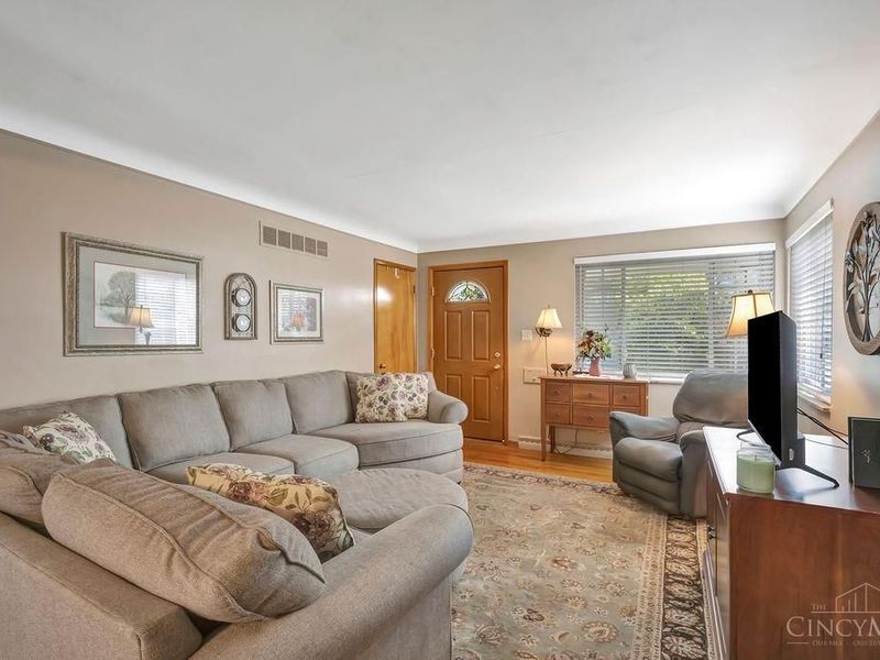 1737 Admiral Court, Cincinnati, OH 45238 Photo 8