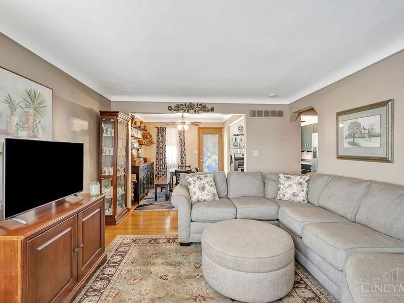 1737 Admiral Court, Cincinnati, OH 45238 Photo 9