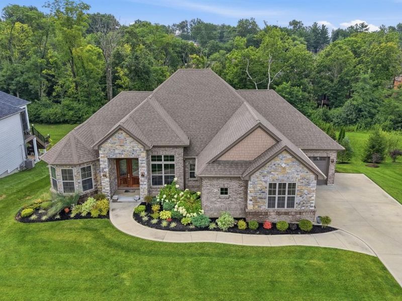 8009 Bennington Drive, West Chester, OH 45241 Photo 1
