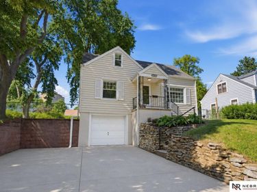 5124 Pierce Street, Omaha, NE 68106