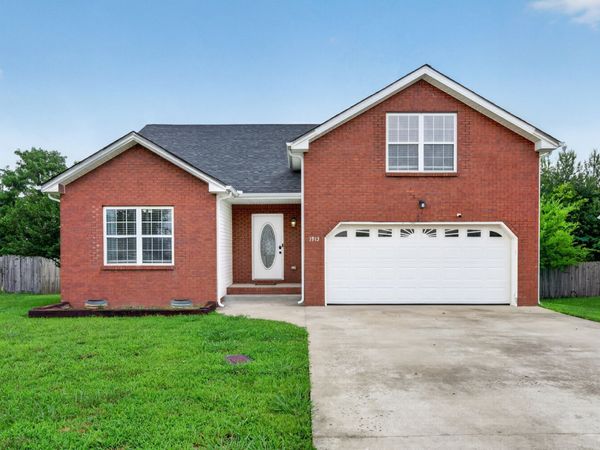 1913 Patton Rd, Clarksville, TN 37042