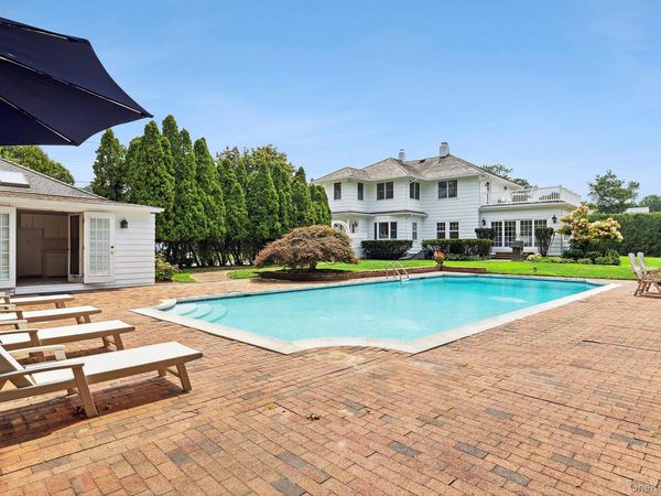 1 Bishop Avenue , Westhampton, NY 11977