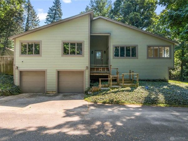 303 E Whipp Road, Centerville, OH 45459