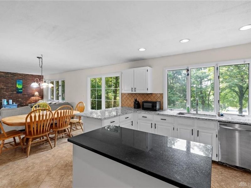 303 E Whipp Road, Washington Township, OH 45459 Photo 12