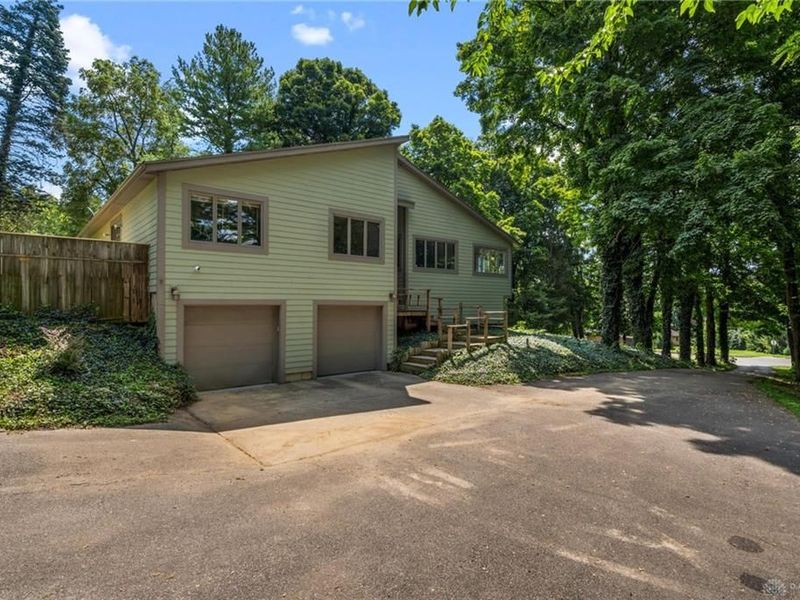 303 E Whipp Road, Washington Township, OH 45459 Photo 4