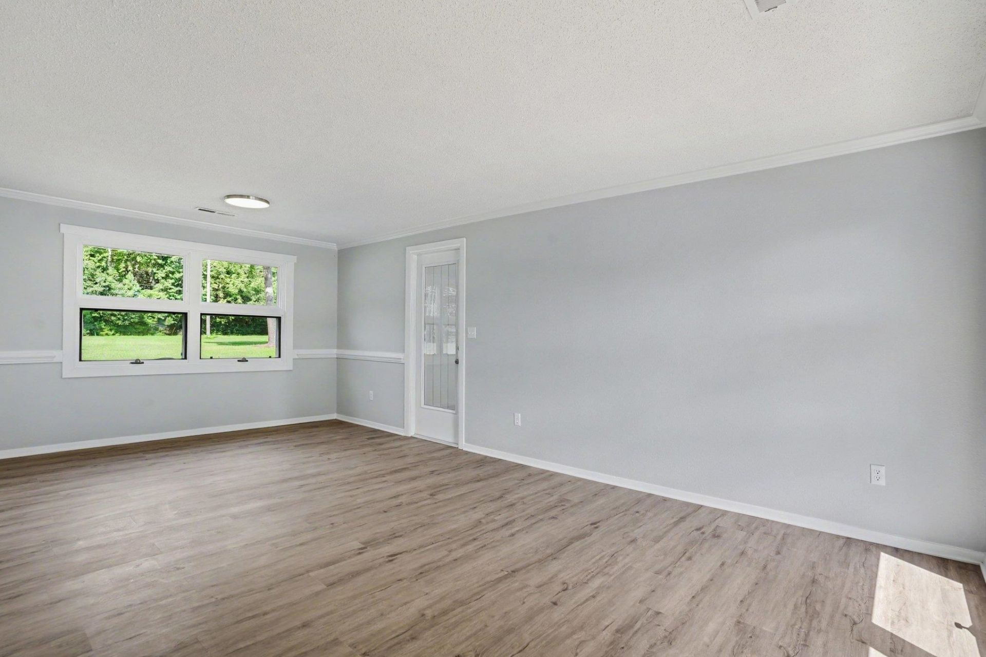 3931 Spruce Dr. Photo 4