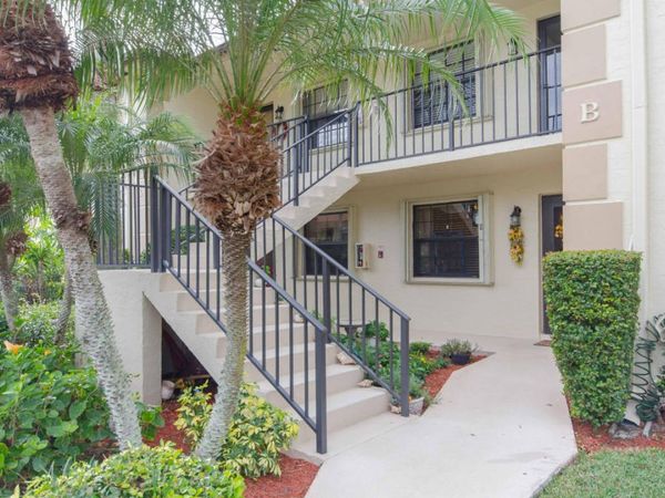 901 Pinecrest Circle, Unit B, Jupiter, FL 33458