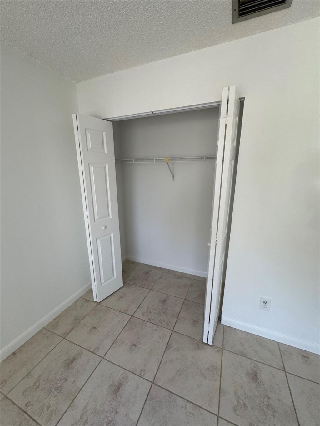 445 Lakeview Drive, Unit 3, Weston, FL 33326 Photo