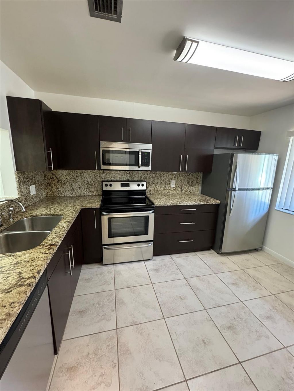 445 Lakeview Drive, Unit 3, Weston, FL 33326 Photo