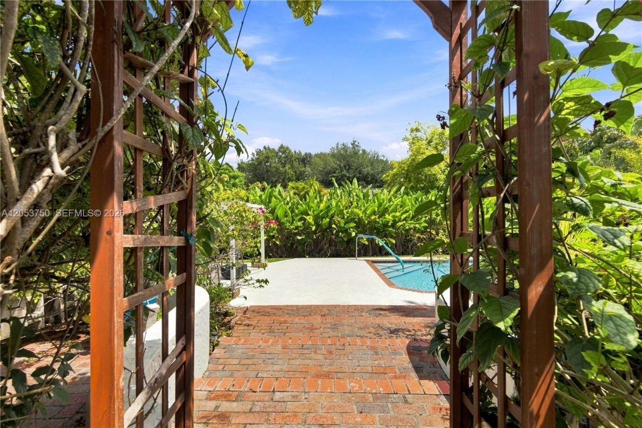 8445 SW 181st Ter , Palmetto Bay, FL 33157 Photo