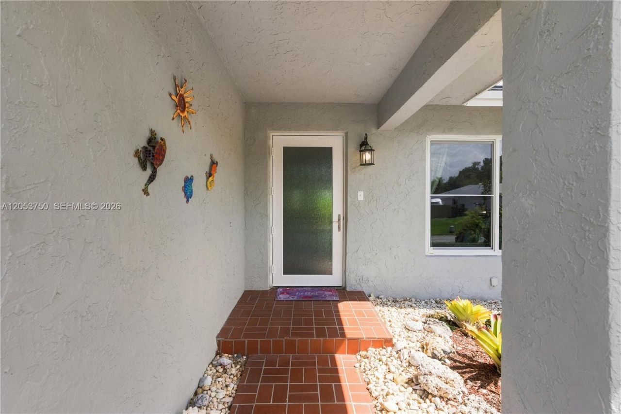 8445 SW 181st Ter , Palmetto Bay, FL 33157 Photo