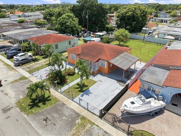 636 E 48th St, Hialeah, FL 33013