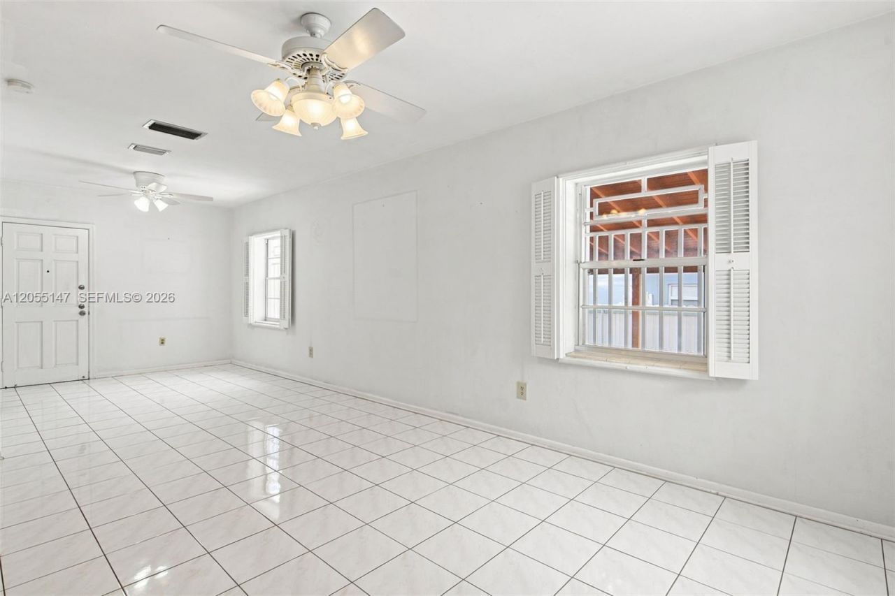 636 E 48th St, Hialeah, FL 33013 Photo