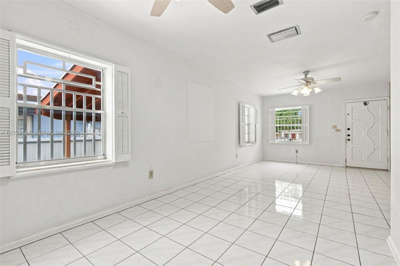 636 E 48th St, Hialeah, FL 33013 Photo
