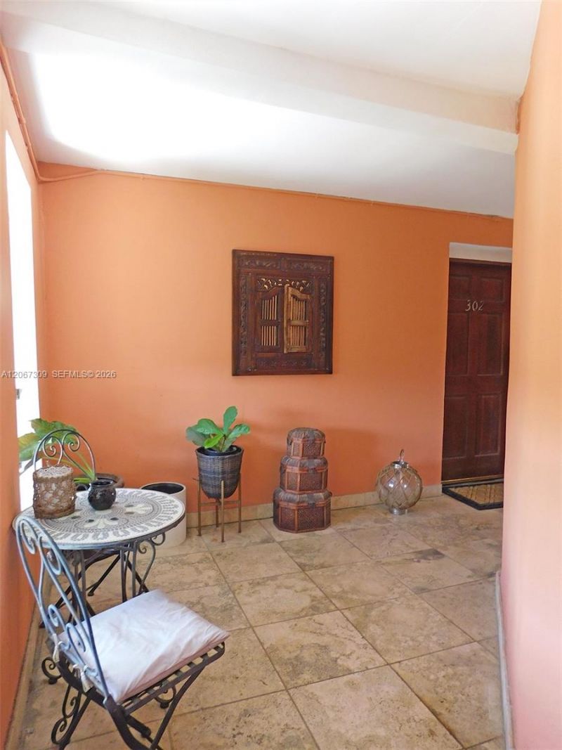 4812 Pine Tree Dr, Unit 206, Miami Beach, FL 33140 Photo