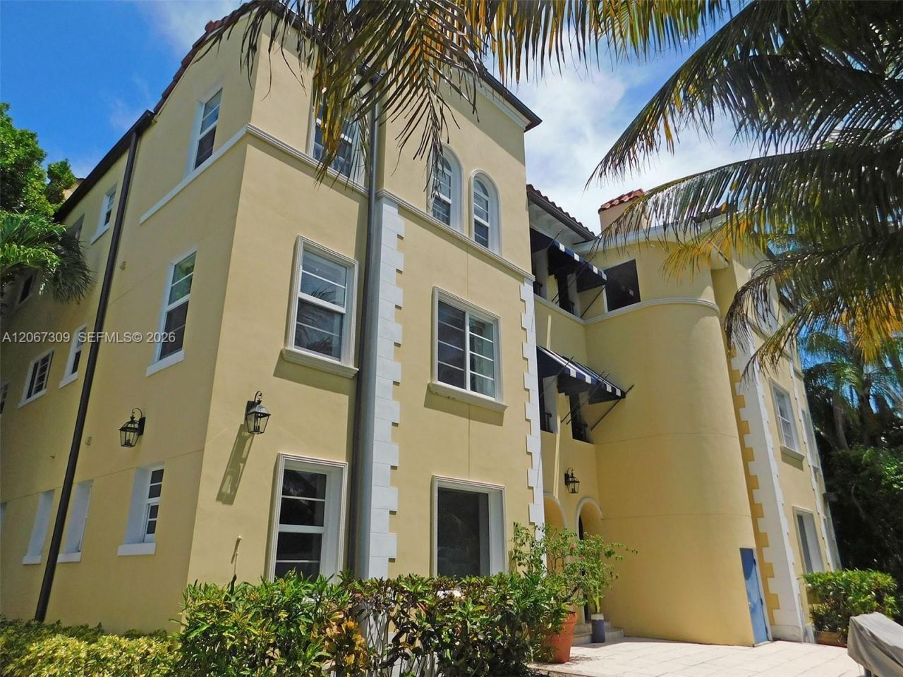 4812 Pine Tree Dr, Unit 206, Miami Beach, FL 33140 Photo