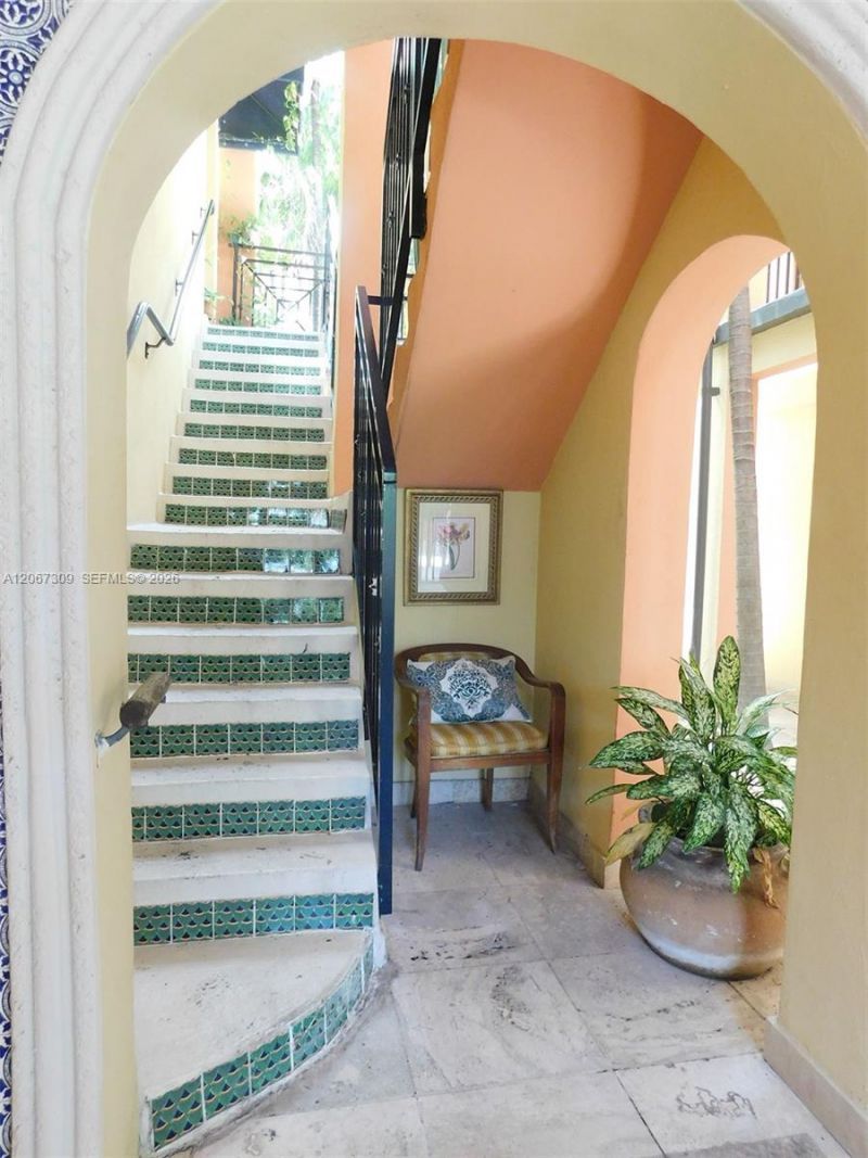 4812 Pine Tree Dr, Unit 206, Miami Beach, FL 33140 Photo