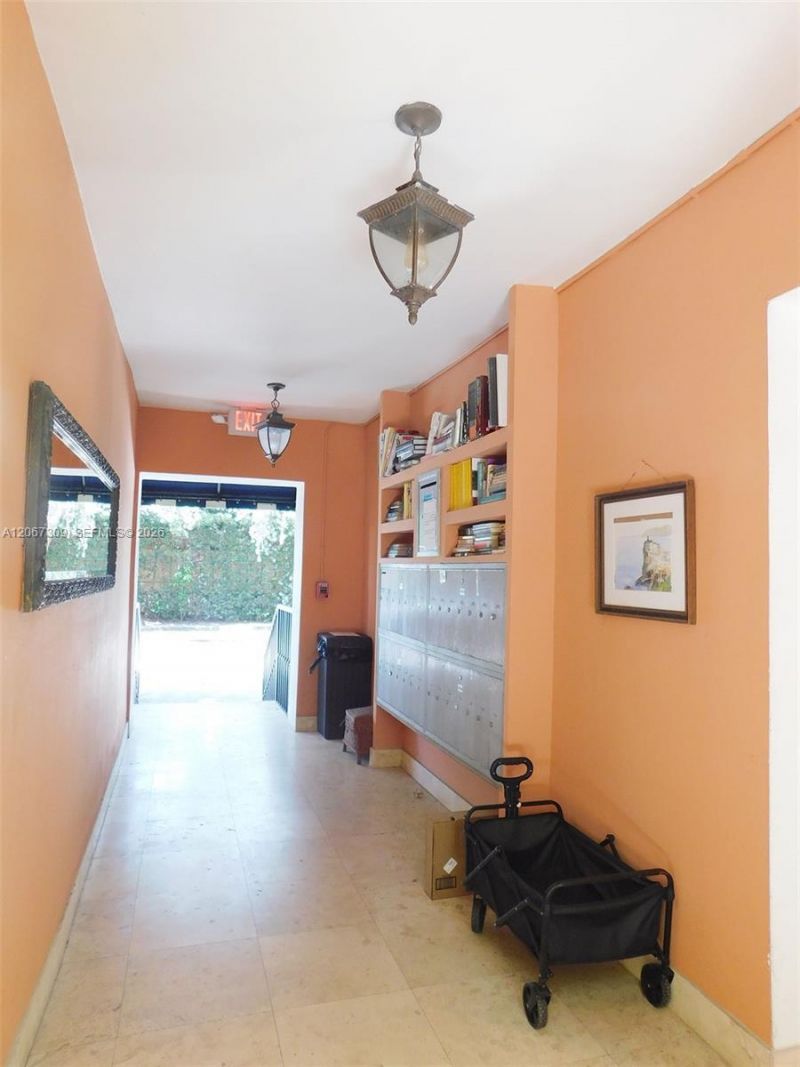 4812 Pine Tree Dr, Unit 206, Miami Beach, FL 33140 Photo