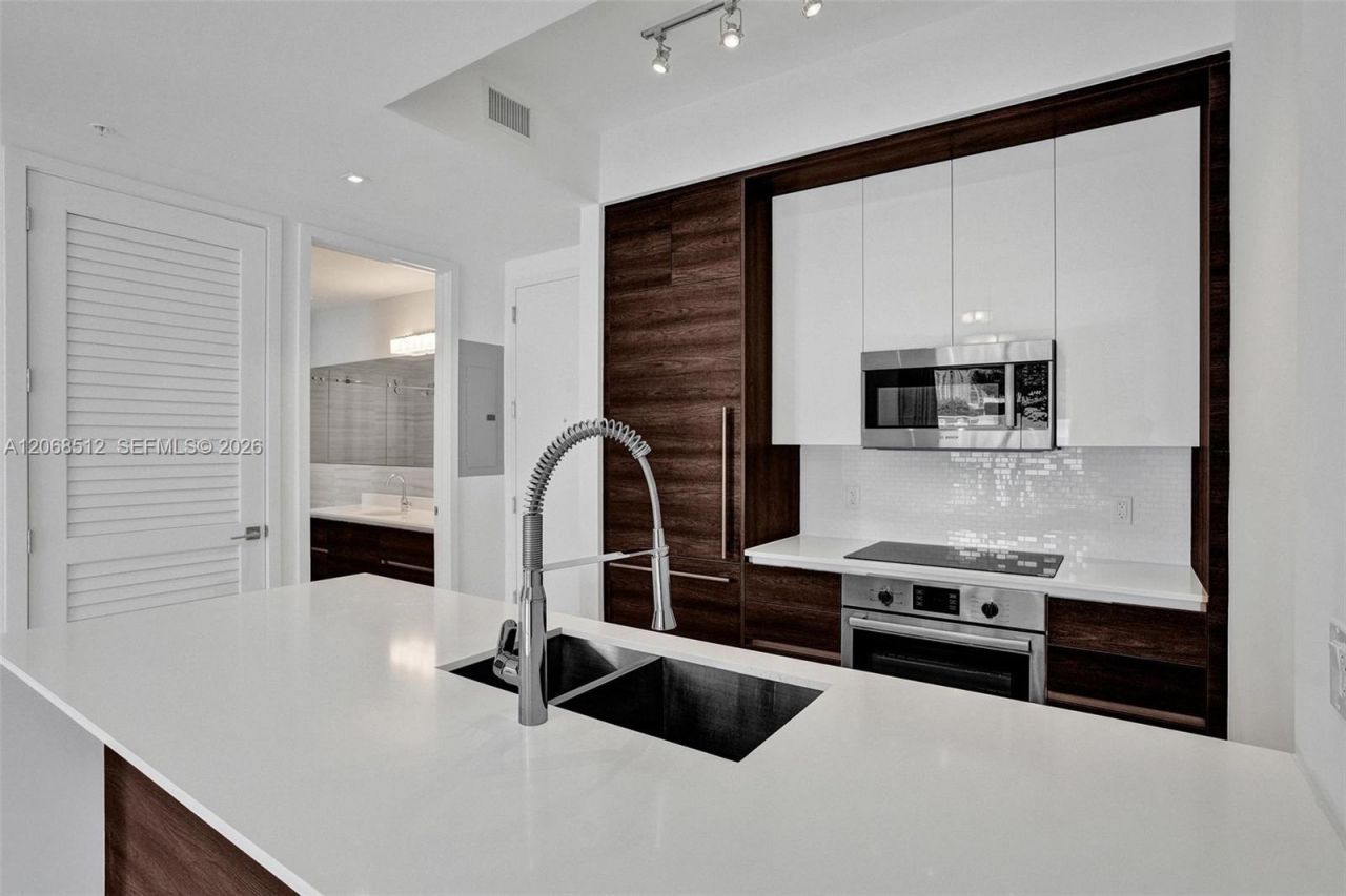 301 Altara Ave, Unit UPH1005, Coral Gables, FL 33146 Photo