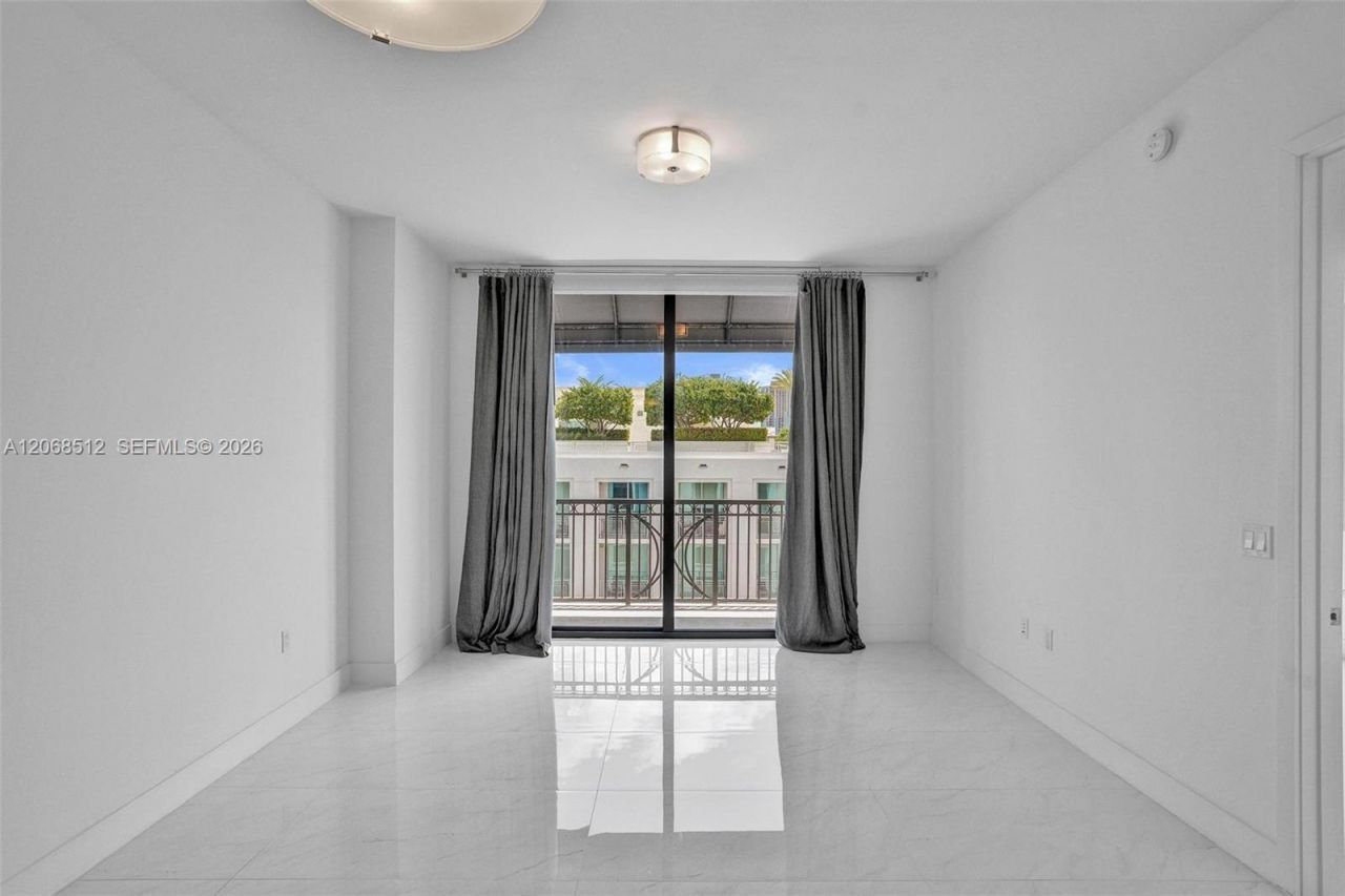 301 Altara Ave, Unit UPH1005, Coral Gables, FL 33146 Photo