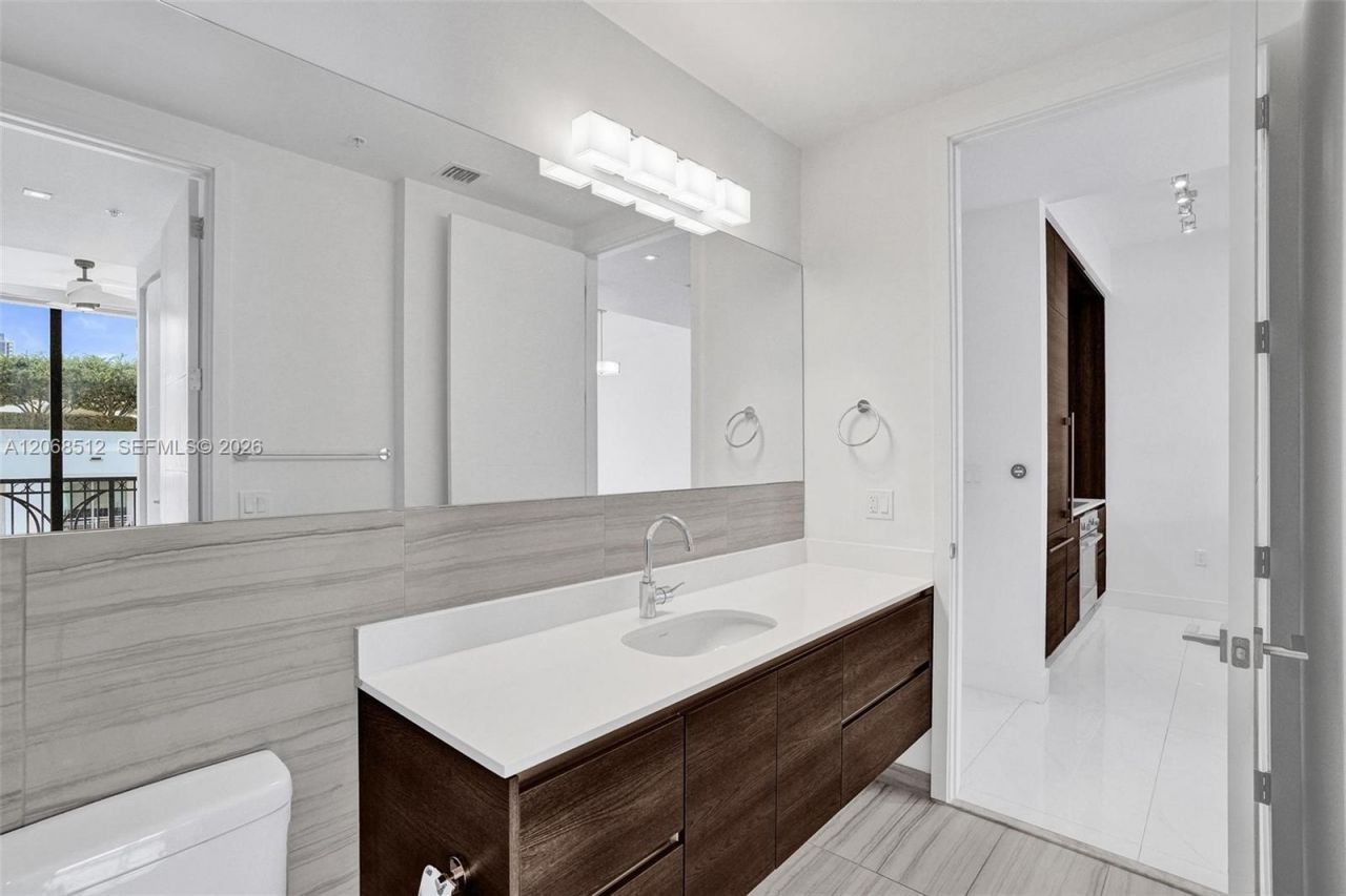 301 Altara Ave, Unit UPH1005, Coral Gables, FL 33146 Photo