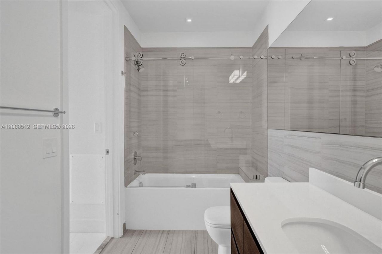 301 Altara Ave, Unit UPH1005, Coral Gables, FL 33146 Photo