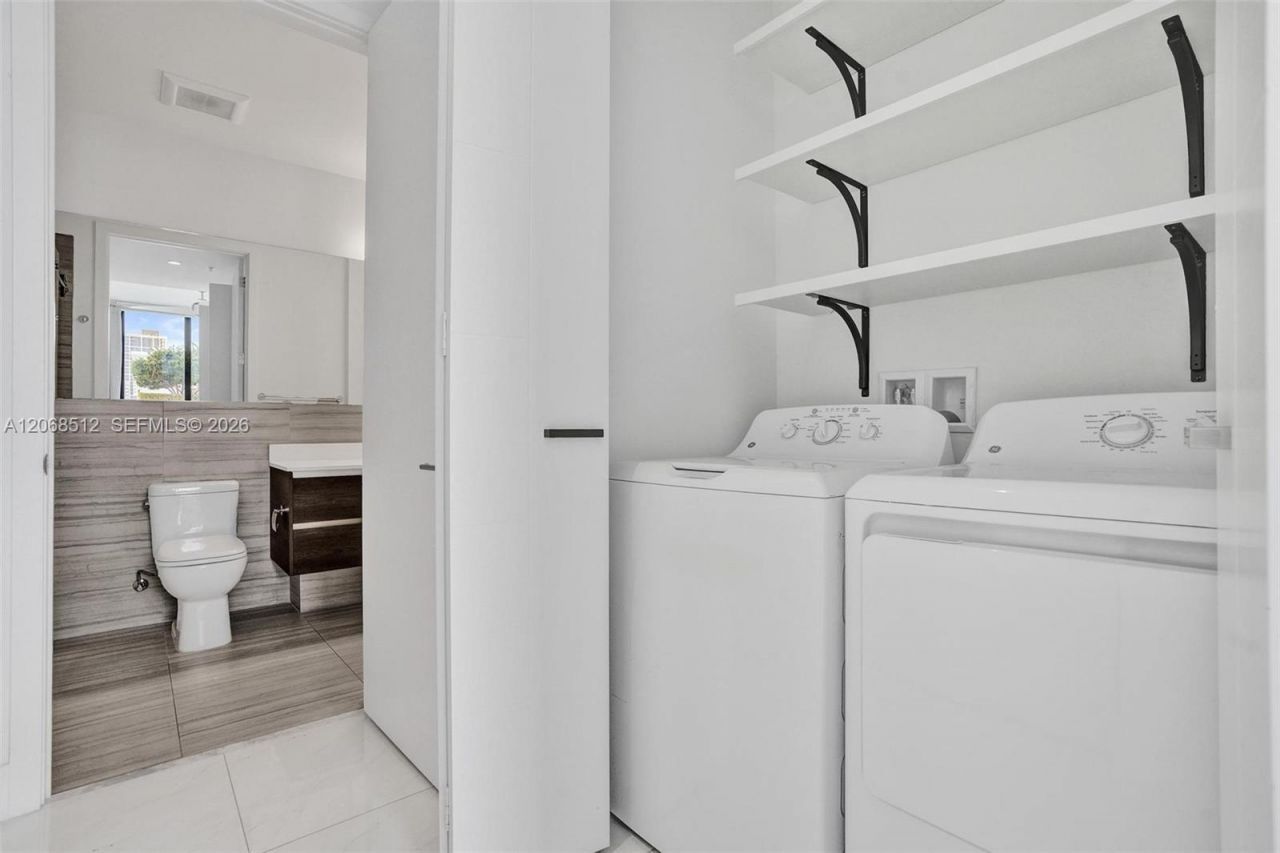 301 Altara Ave, Unit UPH1005, Coral Gables, FL 33146 Photo