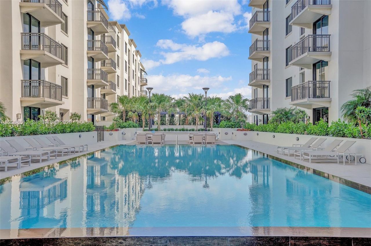 301 Altara Ave, Unit UPH1005, Coral Gables, FL 33146 Photo
