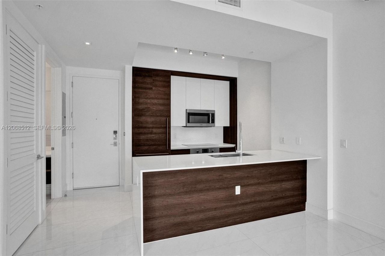 301 Altara Ave, Unit UPH1005, Coral Gables, FL 33146 Photo