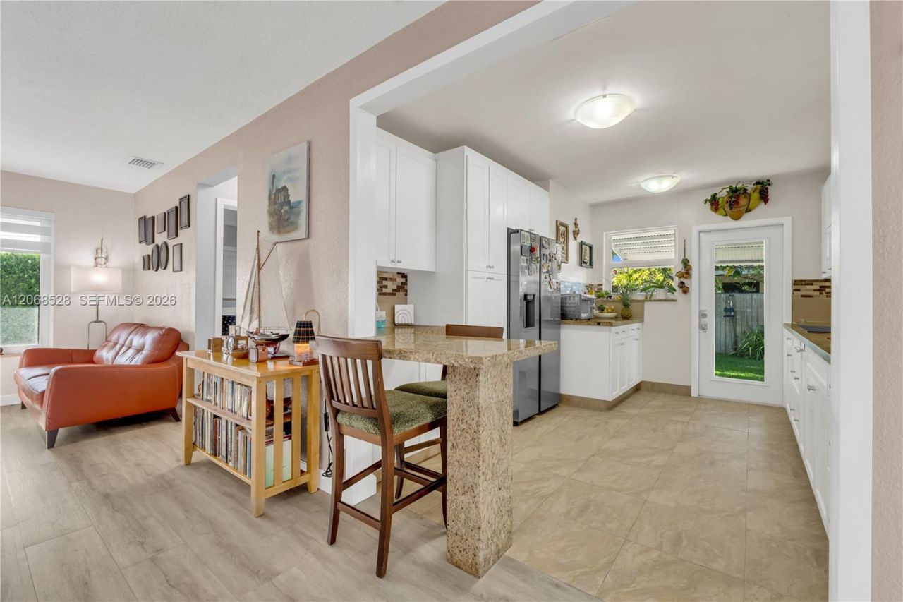 4275 SW 87th Ave, Miami, FL 33165 Photo
