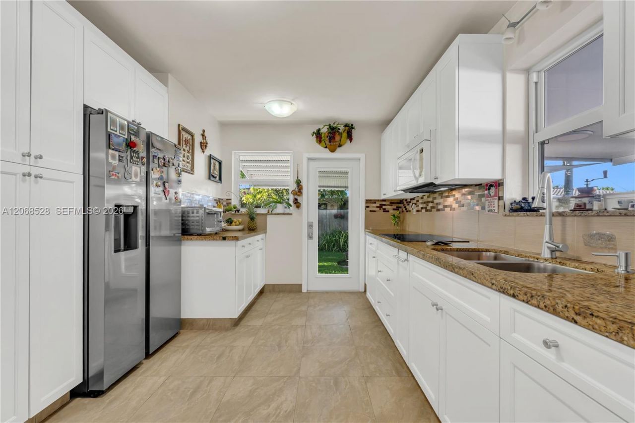 4275 SW 87th Ave, Miami, FL 33165 Photo