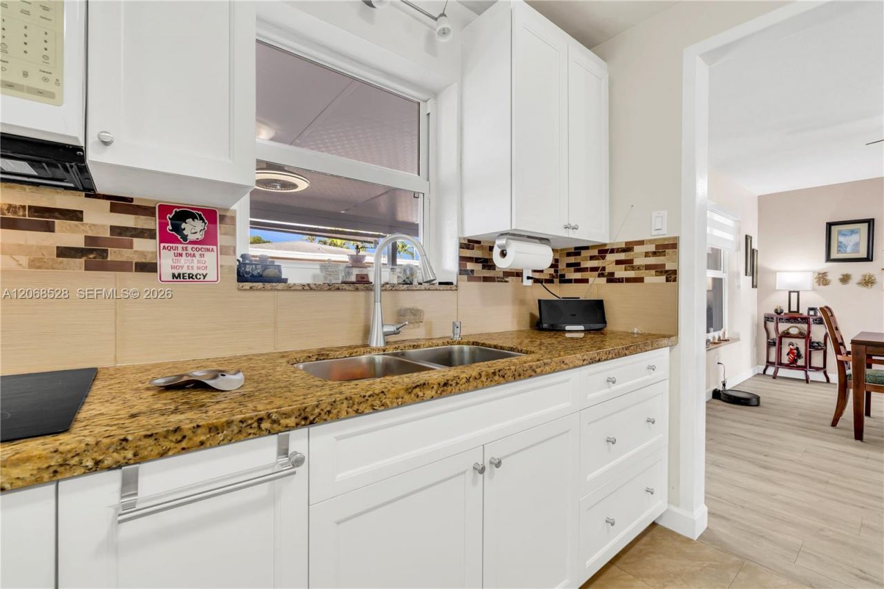 4275 SW 87th Ave, Miami, FL 33165 Photo