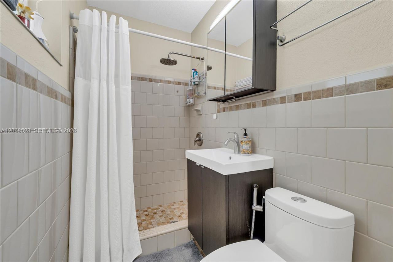 4275 SW 87th Ave, Miami, FL 33165 Photo