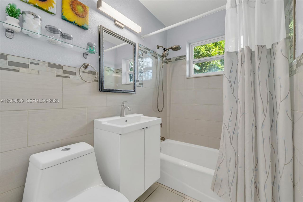 4275 SW 87th Ave, Miami, FL 33165 Photo