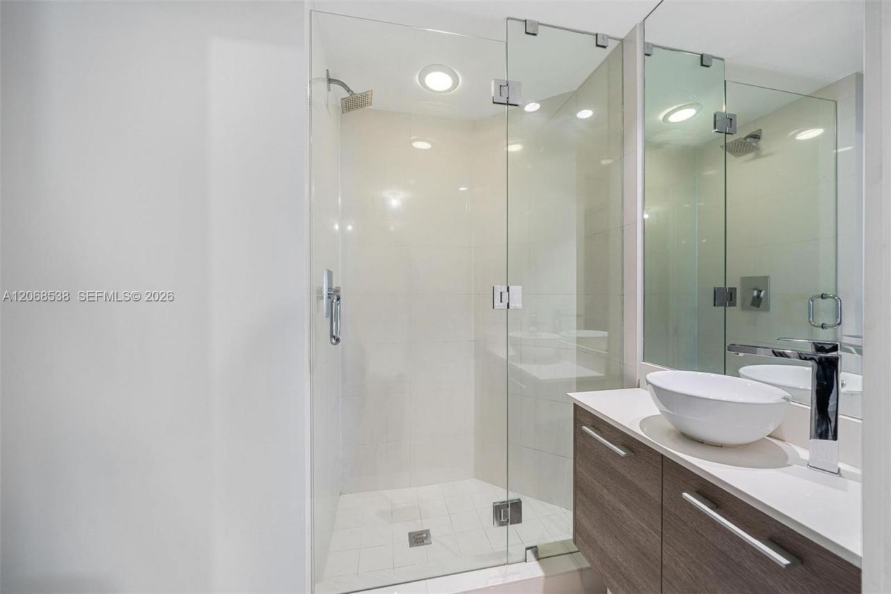 650 NE 32nd St, Unit 4407, Miami, FL 33137 Photo