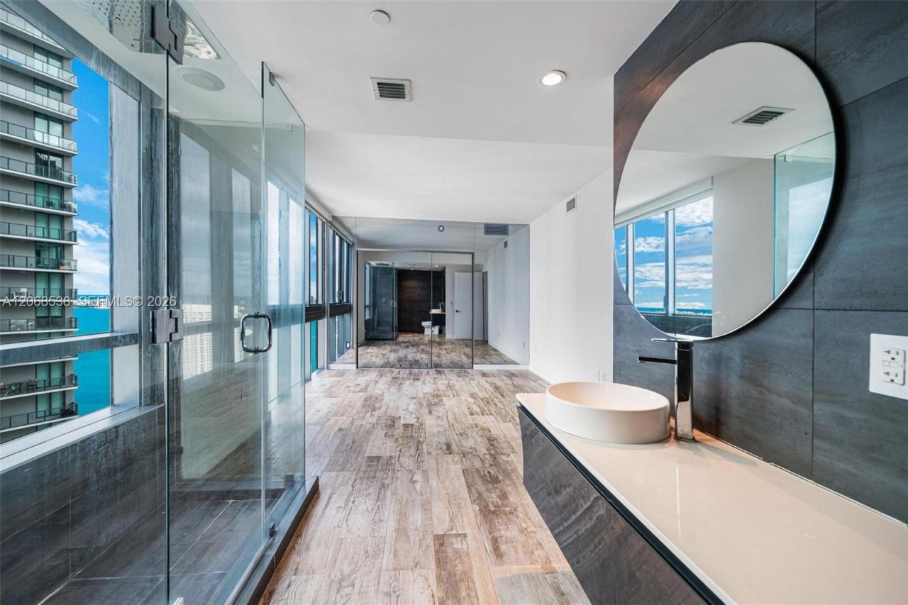 650 NE 32nd St, Unit 4407, Miami, FL 33137 Photo