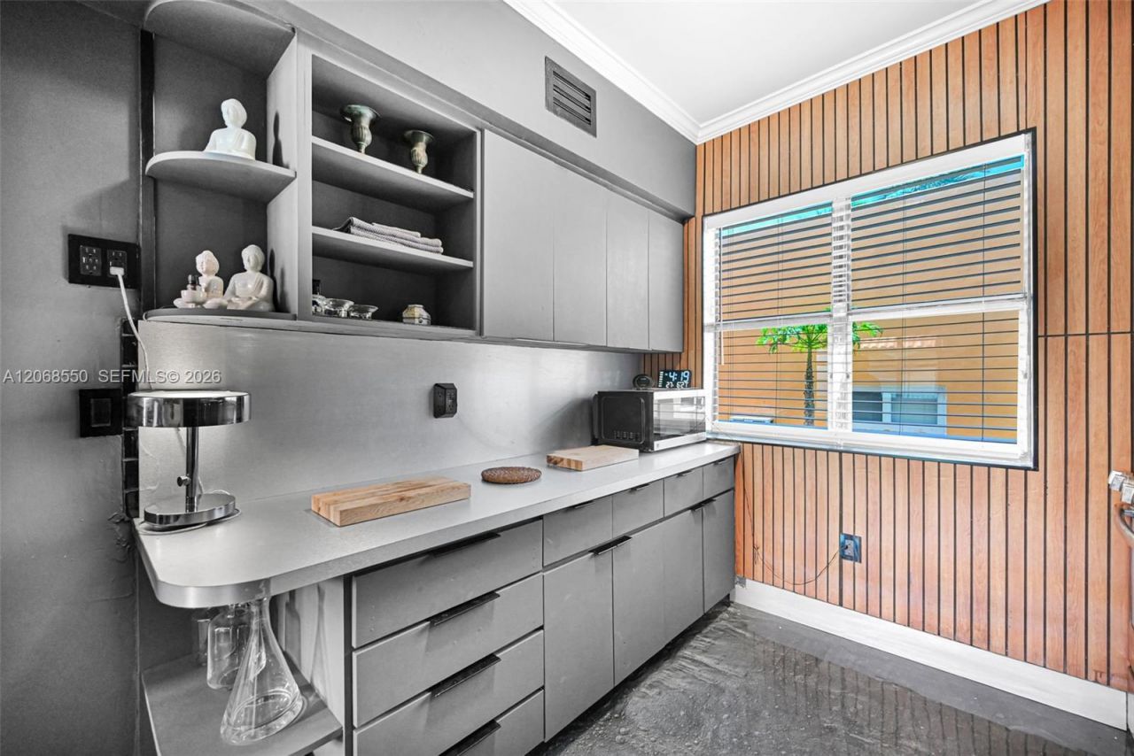 736 13th St, Unit 207, Miami Beach, FL 33139 Photo