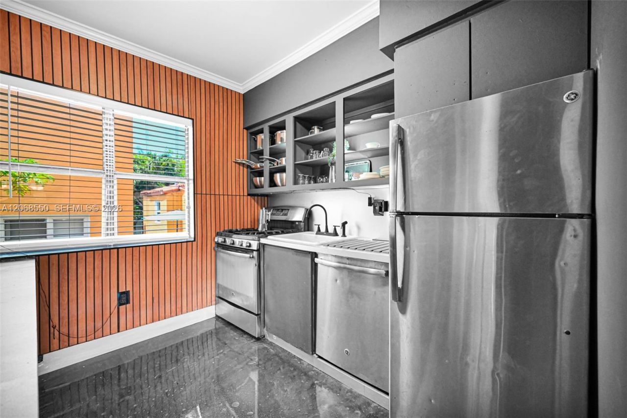 736 13th St, Unit 207, Miami Beach, FL 33139 Photo