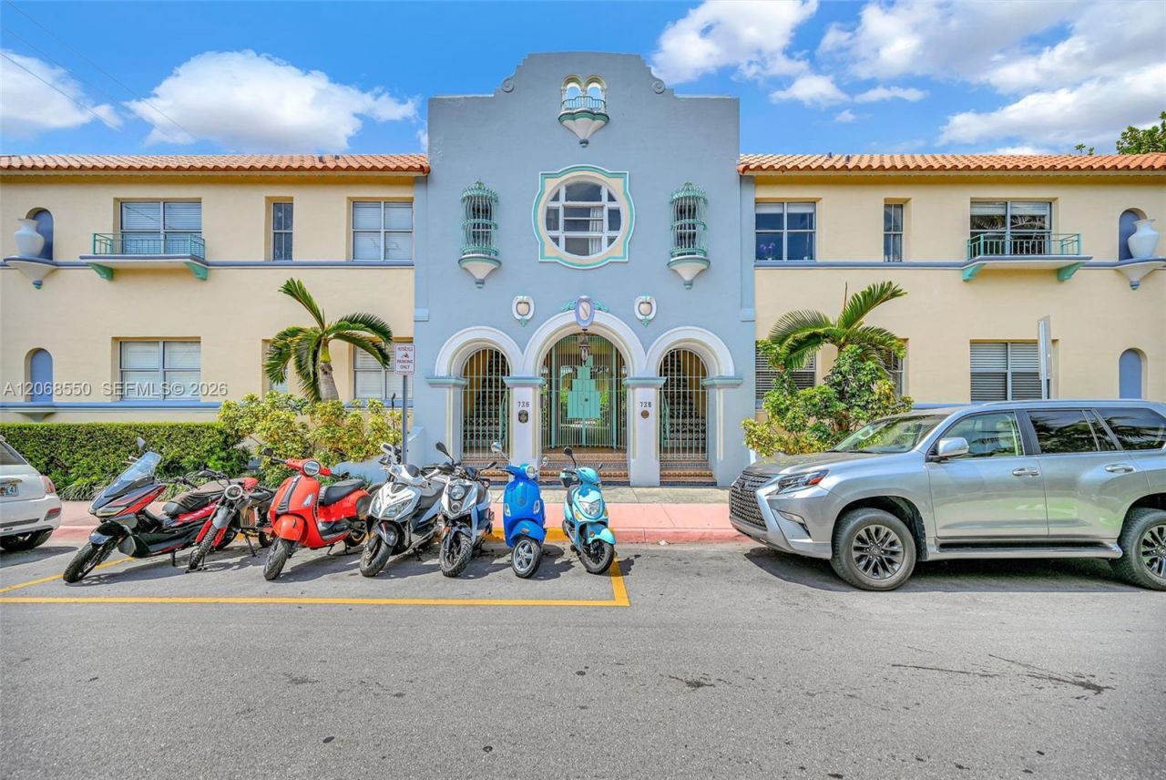 736 13th St, Unit 207, Miami Beach, FL 33139 Photo