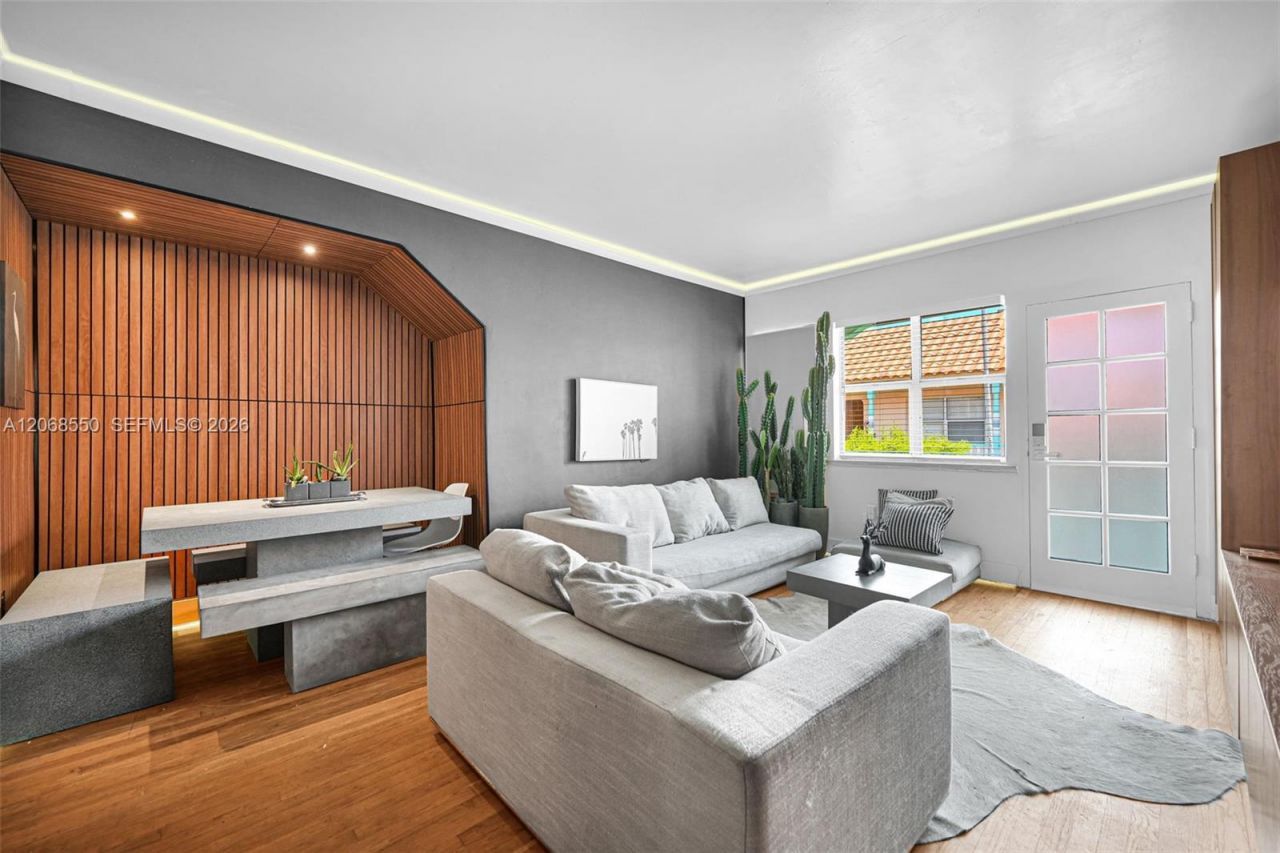 736 13th St, Unit 207, Miami Beach, FL 33139 Photo